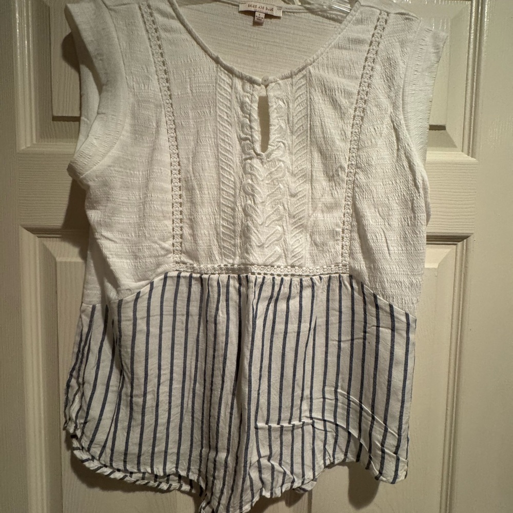 Skies Are Blue Textured White Top
